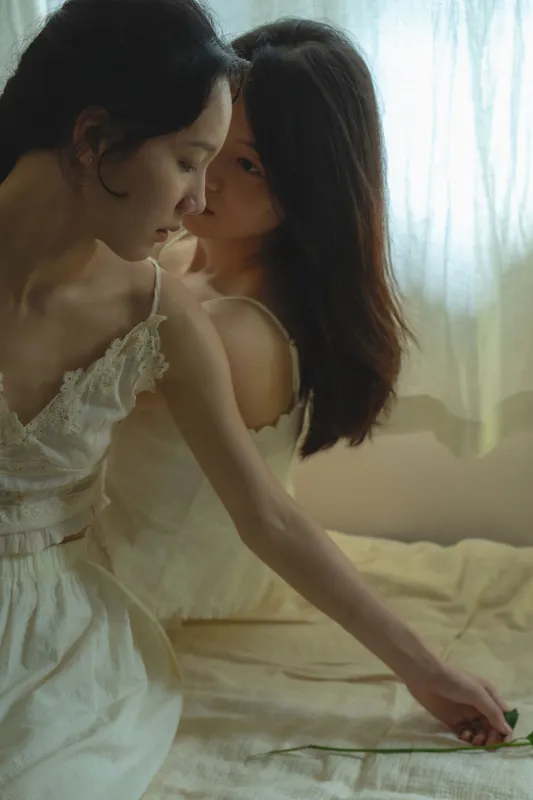 《镜中，我们》[26P]