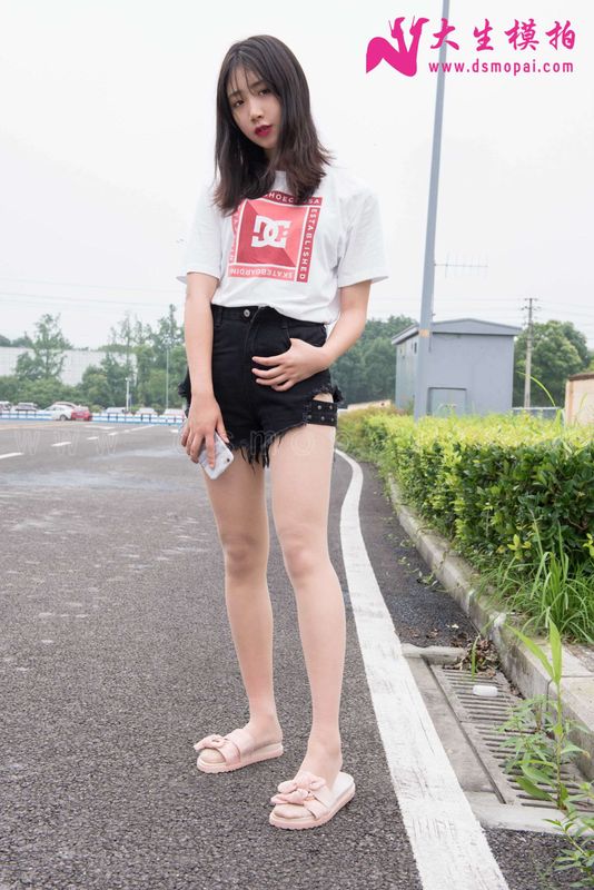 大生模拍 No.136 珠珠 压马路的肉丝腿 [36P] - 机器猫次元