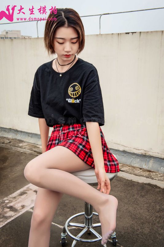 大生模拍 NO.211 小小天台美足 [49P]