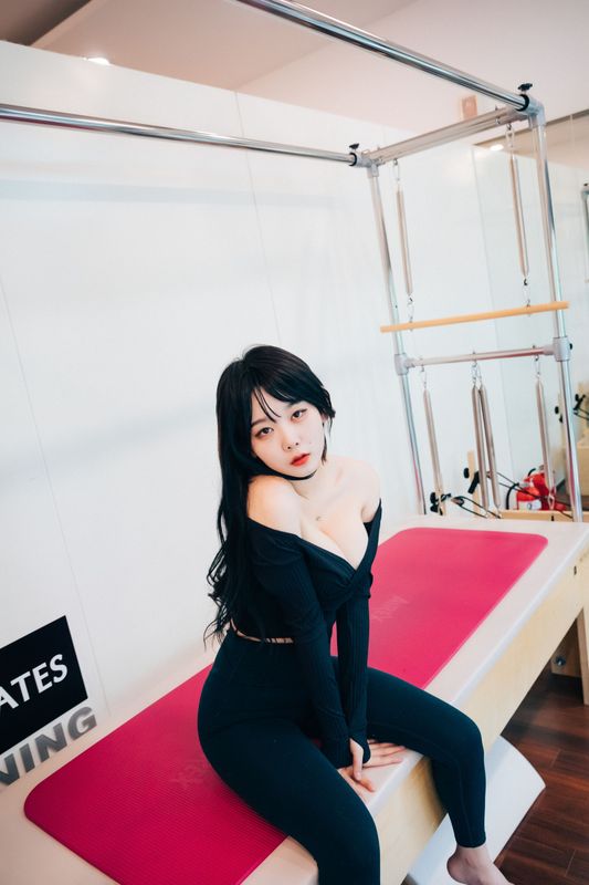 [LOOZY] Zia – Pilates instructor [109P] - 机器猫次元