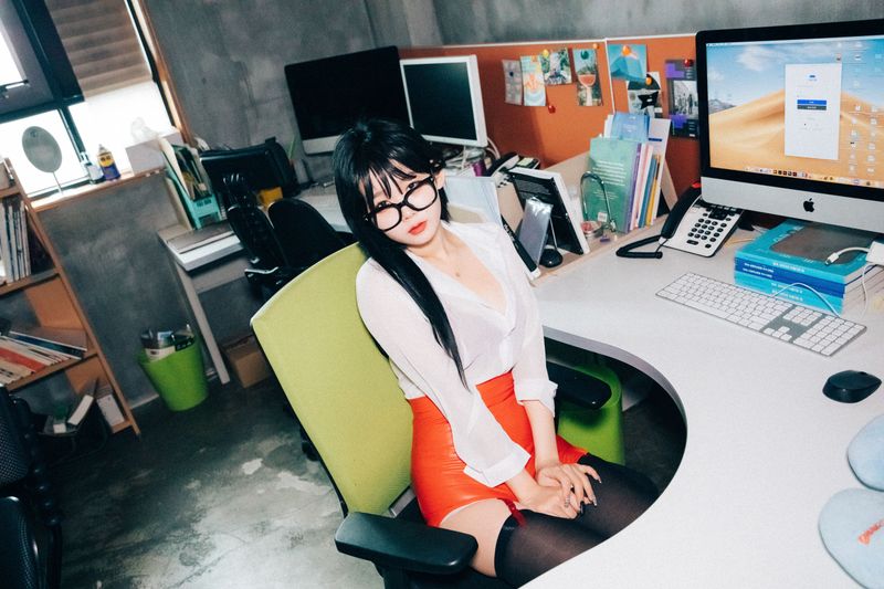 [LOOZY] Zia – Office slave [199P] - 机器猫次元