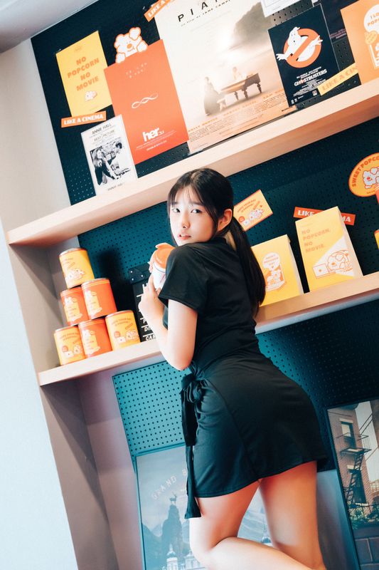 [LOOZY] Sonson – Cinema girl [77P]