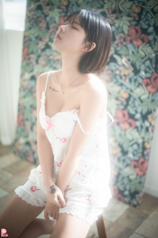 PINK RIBBON Uuuha – Floral – 1 [52P] - 机器猫次元