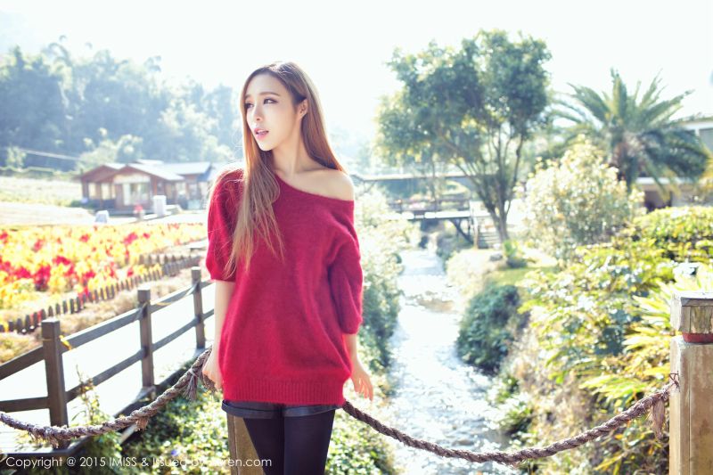重庆美女游潇潇《旅拍套图》 爱蜜社IMiss Vol.047 - 机器猫次元