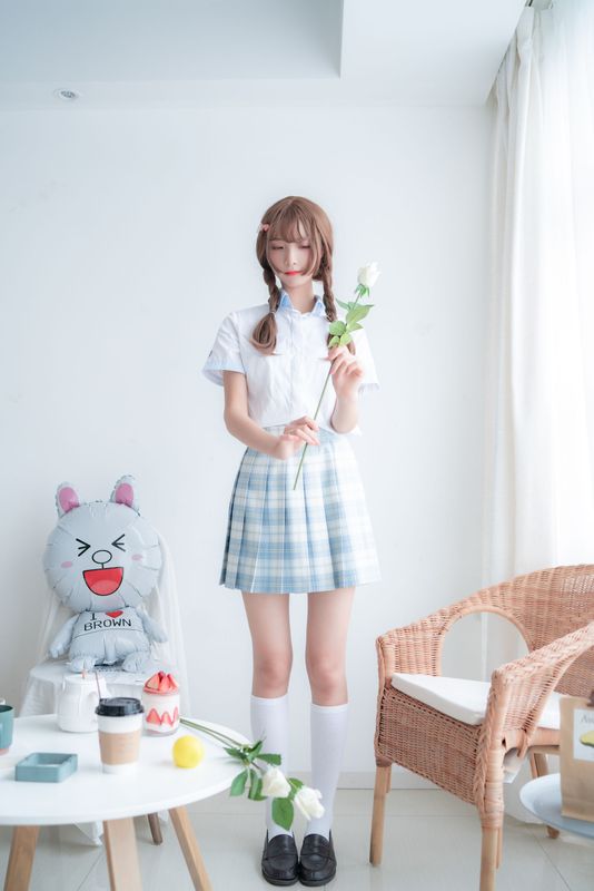 清纯妹子西瓜 民宿私房淡蓝JK [46P] - 机器猫次元