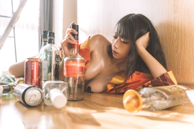 奈汐酱nice – 消愁 [15P] - 机器猫次元