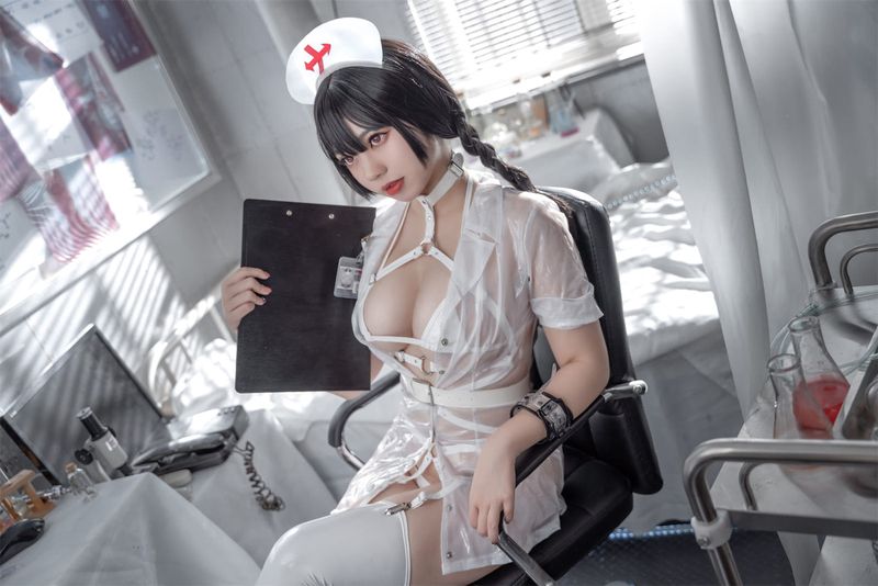 啊日日_Ganlory – 未来白色护士 [52P] - 机器猫次元