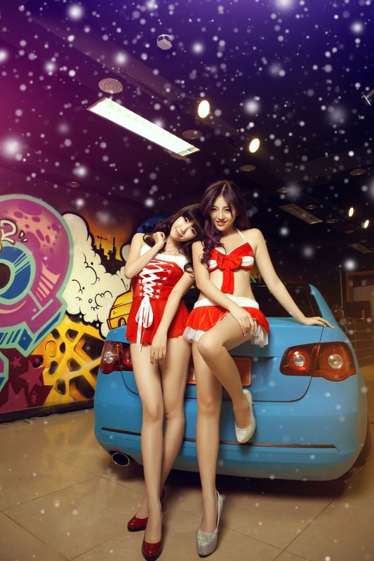 甜美可爱姐妹花 – 圣诞香车魅影图片合集 [14P] - 机器猫次元