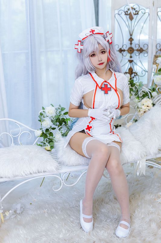 Momoko葵葵 – 欧根之护士 [21P] - 机器猫次元
