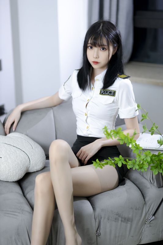 许岚(叁月life) – 灰丝制服 [40P] - 机器猫次元