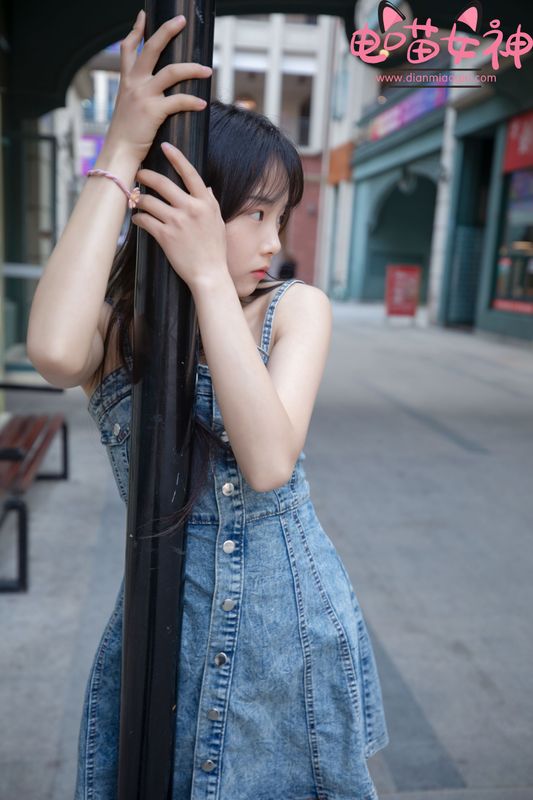 电喵女神 – 灵唯 稚嫩小白鞋 [71P] - 机器猫次元