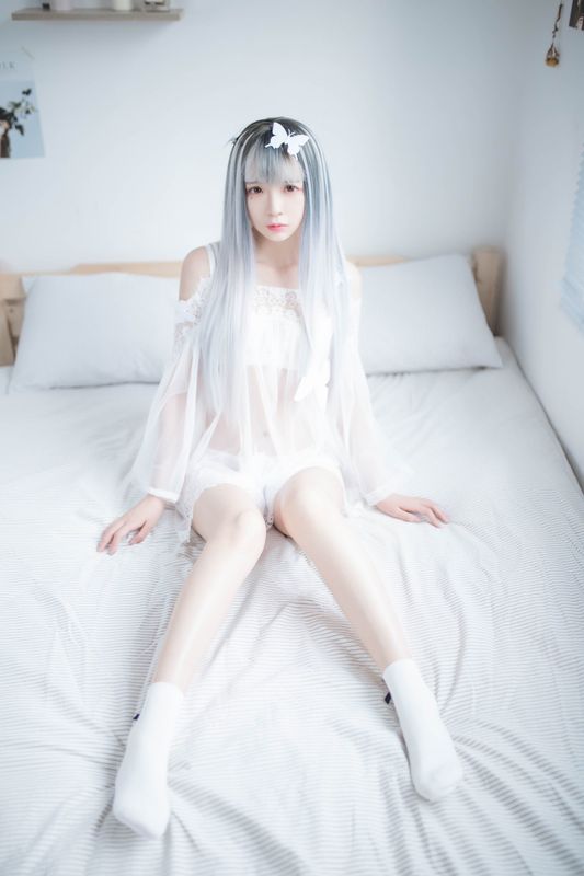 疯猫ss – 透明白纱 [33P] - 机器猫次元