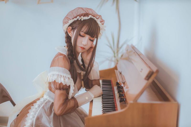 衣衣 – 透明女仆 [31P] - 机器猫次元