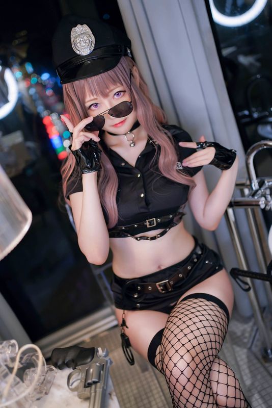Arty亞緹 – 女警网袜 [25P]