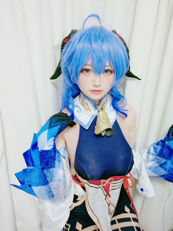 千阳(ちよ) – 甘雨cos [12P] - 机器猫次元