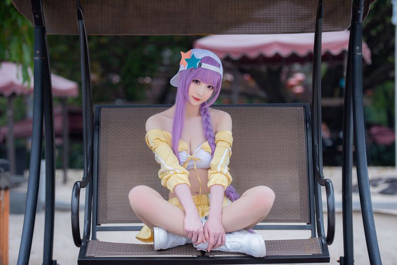 南宫 – 性感魔女 [21P]