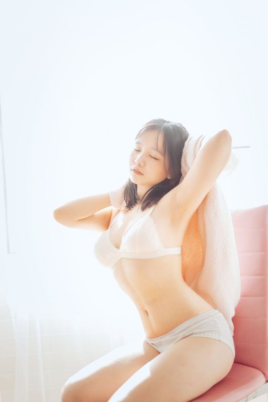 阿半今天很开心 – 私房 [26P]