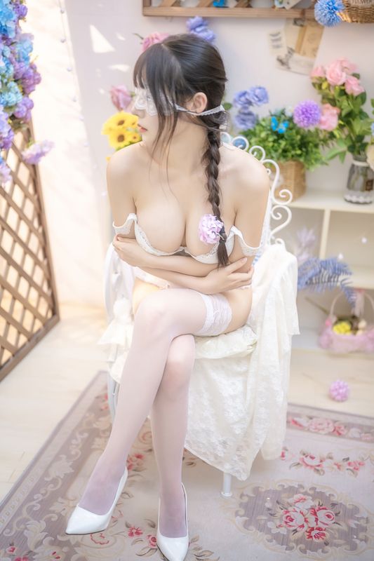 香草喵露露 – 白色玫瑰 [48P] - 机器猫次元