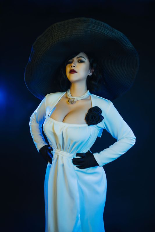 Uy Uy – Lady Dimitrescu [26P] - 机器猫次元