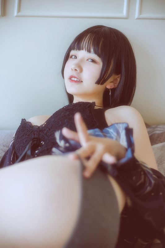 阿半今天很开心 – 黑色吊带 [23P] - 机器猫次元
