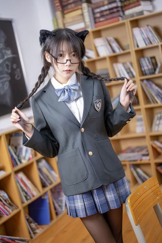 香草喵露露 – 小露乱撞 JK制服 [35P] - 机器猫次元