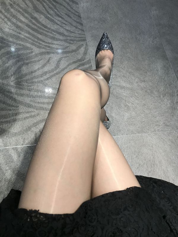 麋鹿_Monroe 2020.05.14 名媛黑丝 [32P] - 机器猫次元