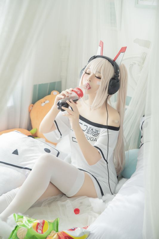 黑猫猫OvO – 肥宅凌波 [19P] - 机器猫次元