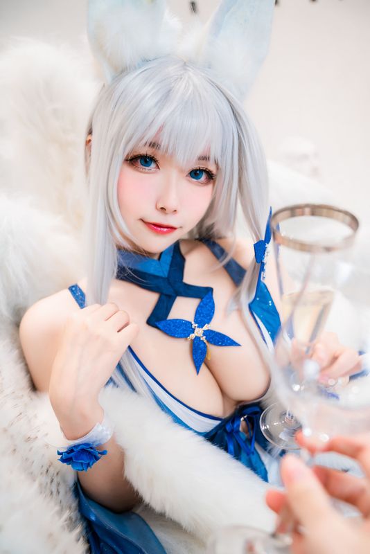 Momoko葵葵 – 信浓礼服 [30P] - 机器猫次元