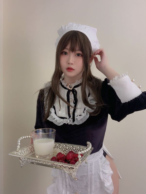 是依酱呀 – 女仆馆长 [50P] - 机器猫次元