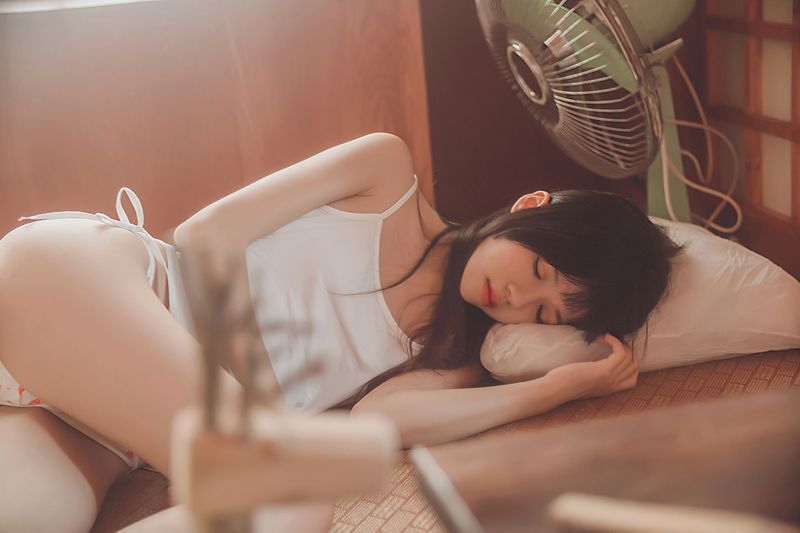 桜桃喵《小背心换水手服》 [144P] - 机器猫次元
