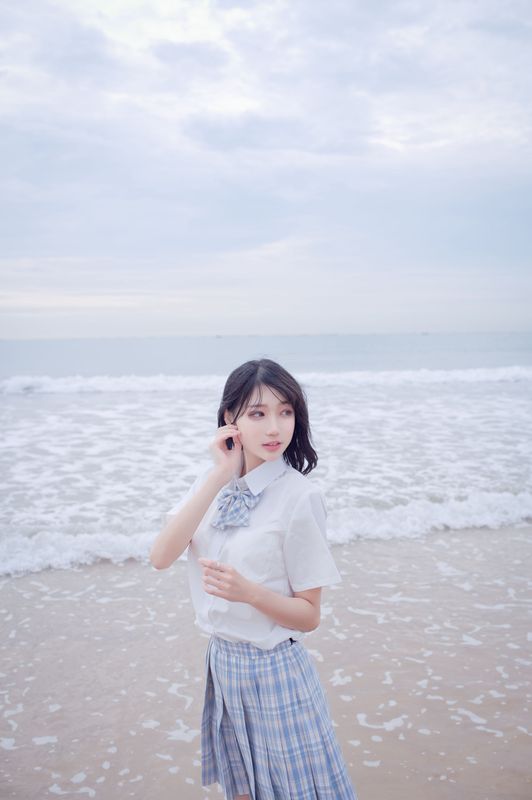 周叽是可爱兔兔 – 海边jk [35P] - 机器猫次元