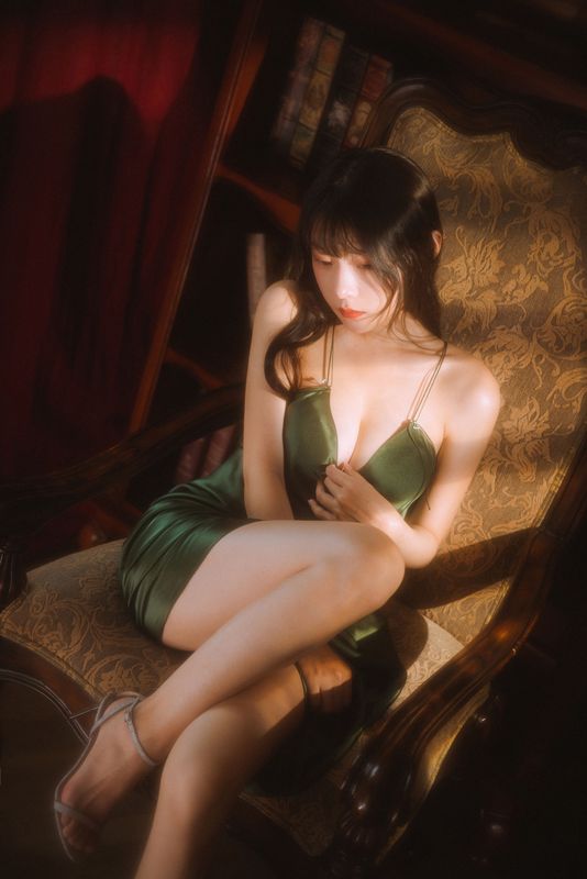 香草喵露露 – 杨枝甘露 绿色连衣裙 [45P] - 机器猫次元