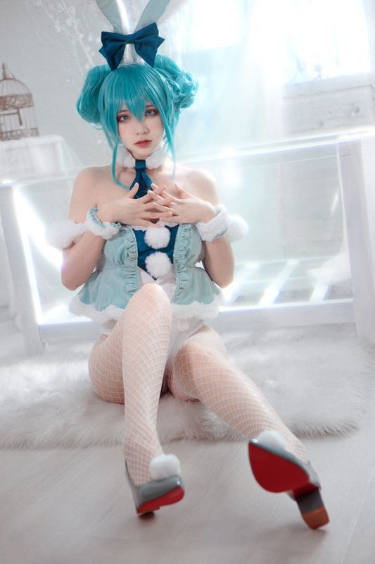 疯猫ss – miku初音兔女郎 [25P] - 机器猫次元
