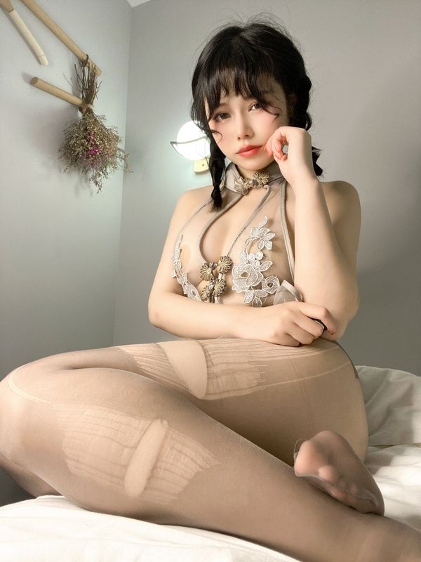 七月喵子 – 透明灰撕袜 [45P] - 机器猫次元