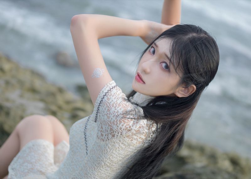 南桃Momoko 街拍白旗袍 [11P]