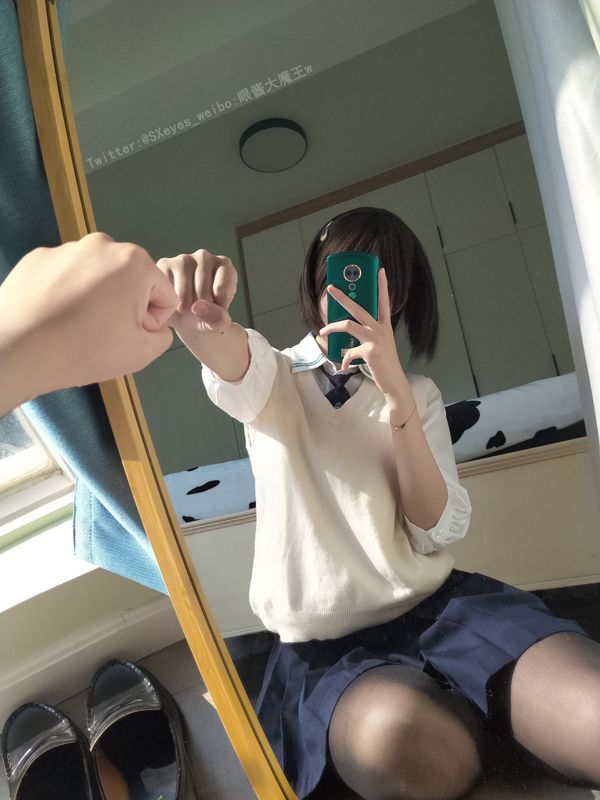 眼酱大魔王w – 小学妹 [31P] - 机器猫次元