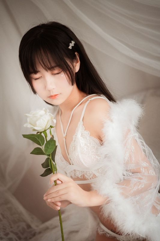 萌芽儿o0 毛绒内衣 [27P]