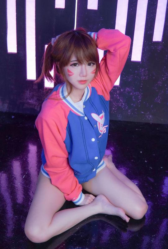 Sally Dorasnow – DVA Gamer Girl [10P] - 机器猫次元