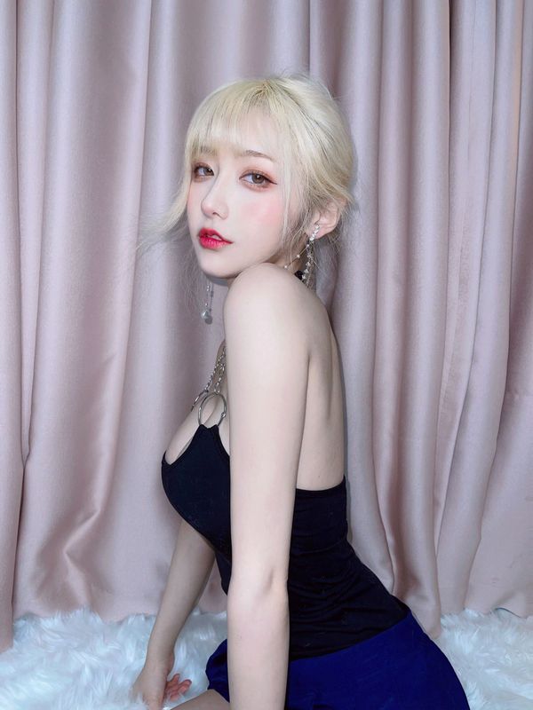 啾小妍 – 金发芭比 [40P]