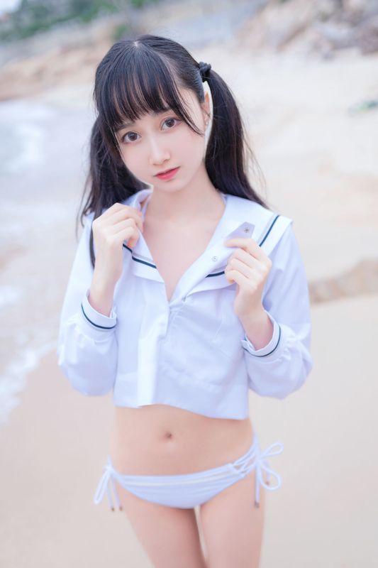 木绵绵OwO 海边白色比基尼 [30P]