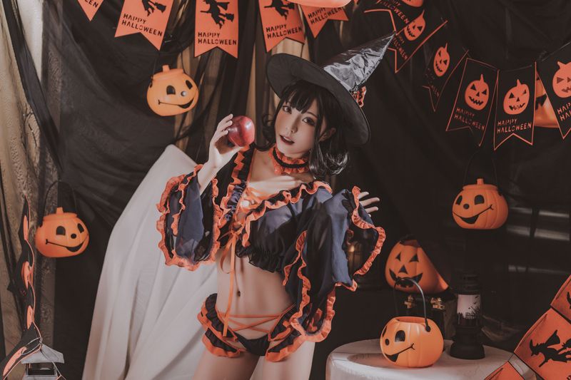 白易子教主 – 万圣节魔女 [10P] - 机器猫次元