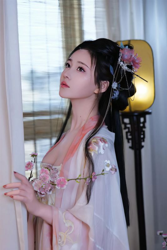 年年Nnian – 古风霓裳 [50P]
