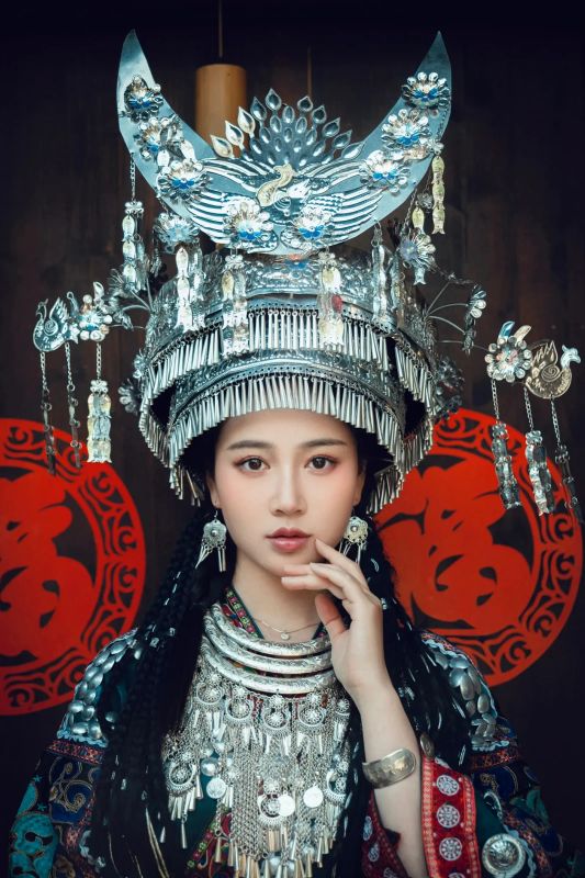 年年Nnian – 苗疆少女 [50P]