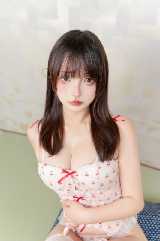 神楽坂真冬 – 睡衣少女 [75P] - 机器猫次元