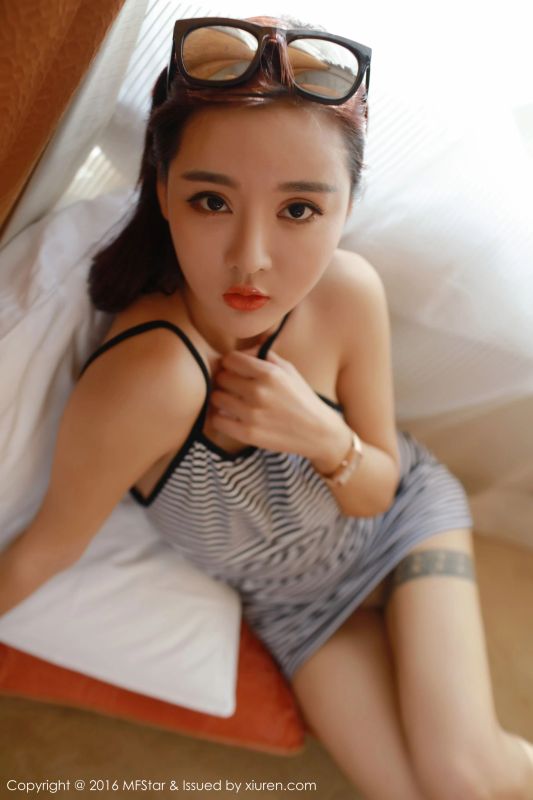 佳佳JiaJia &五官精致、颜值靓丽且拥有傲人巨乳的美女模特 模范学院 Vol.060 - 机器猫次元