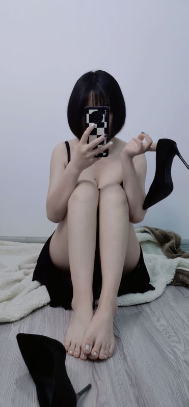 樱桃老师 – 费腰子 [30P] - 机器猫次元