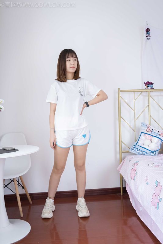 物恋传媒 NO.1033 婷婷-运动鞋、白棉袜、 [162P+1V／4.57GB] - 机器猫次元