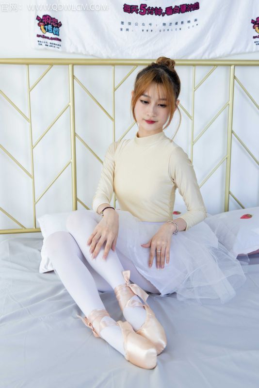 物恋传媒 NO.1387 卿卿-流光一瞬 [158P1V-3.99G] - 机器猫次元