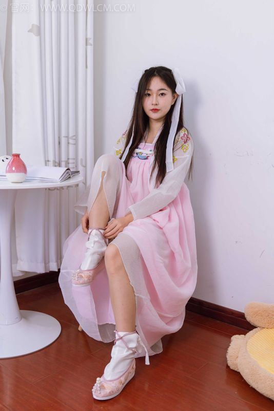 物恋传媒 NO.1484 美兔-杏花微雨 [150P-1V-3.9G] - 机器猫次元
