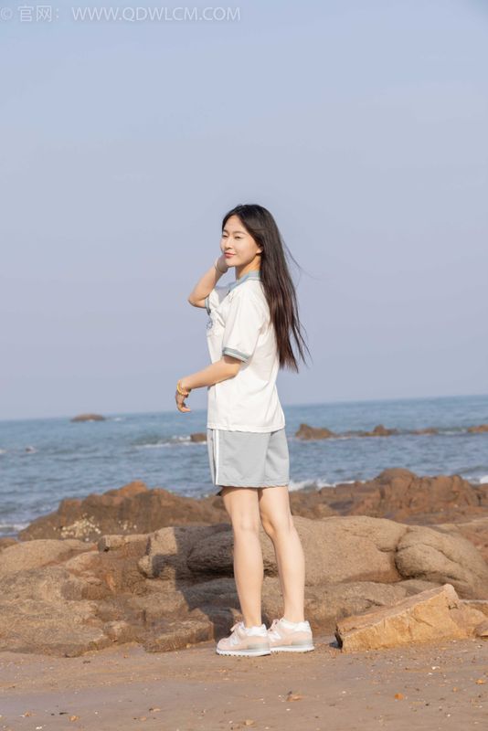 物恋传媒 NO.1567 美兔-海边的风 [150P-1V-4.25G] - 机器猫次元